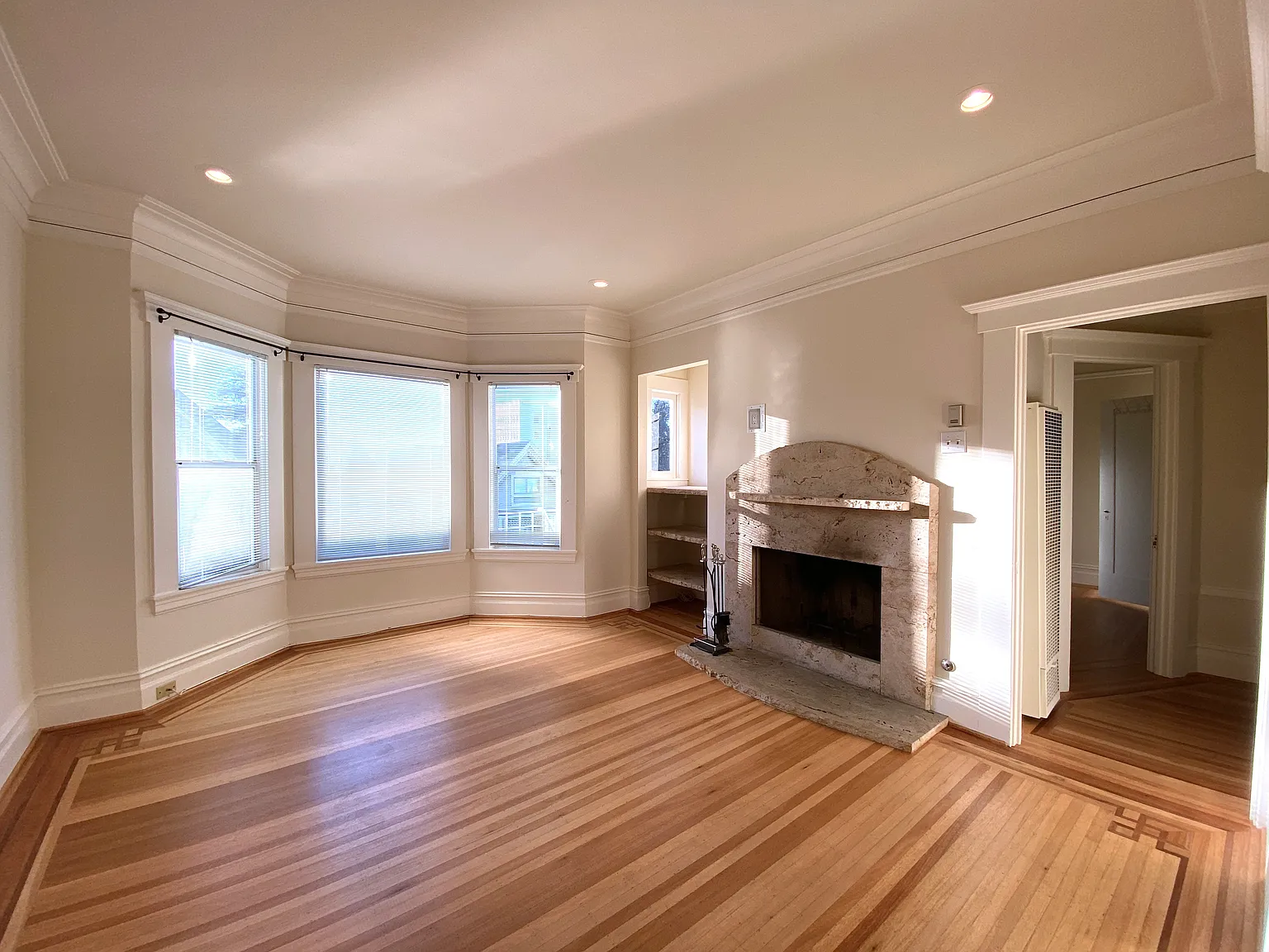Spacious 1 Bedroom Condo in Pacific Heights Near Union Street