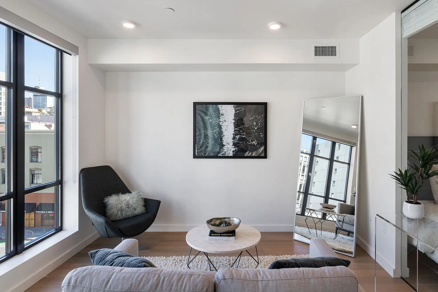 Modern 1 Bedroom Home on Sutter Street in San Francisco